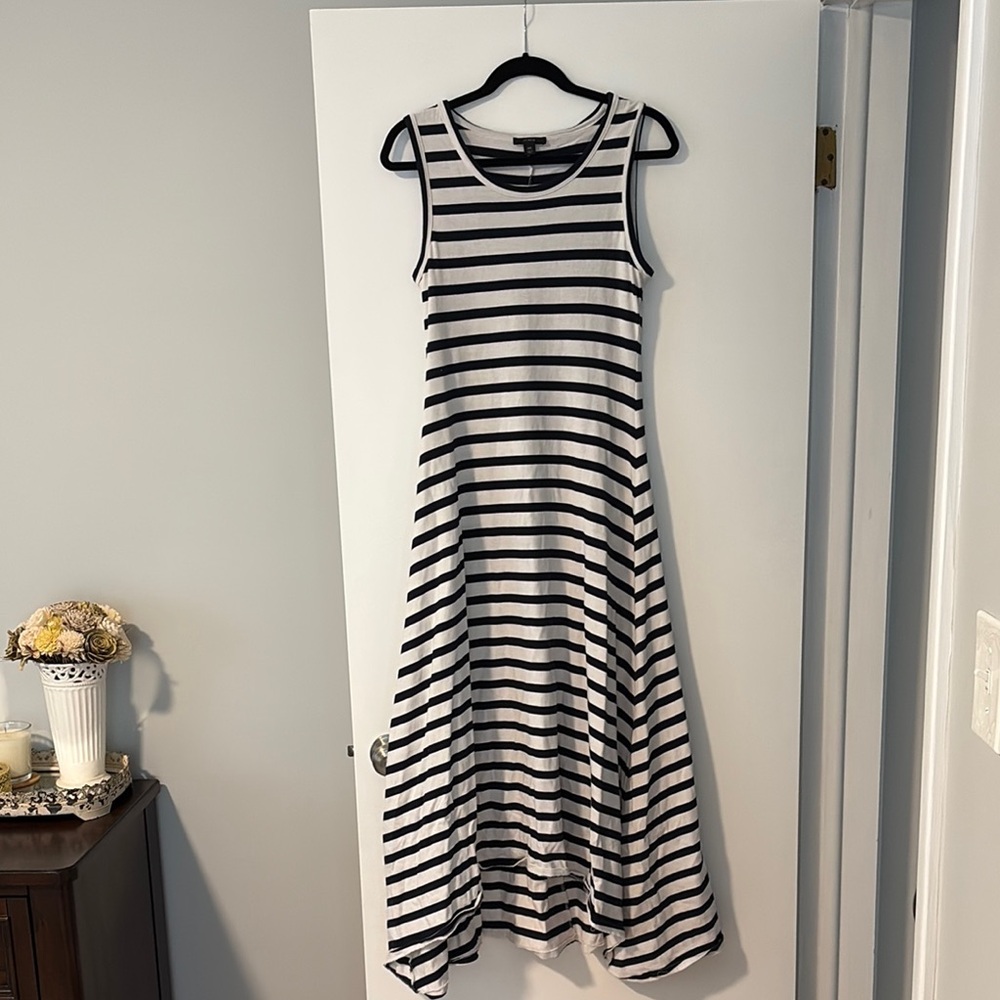 Navy and White Striped Sleeveless Dress - Picture 5 of 9